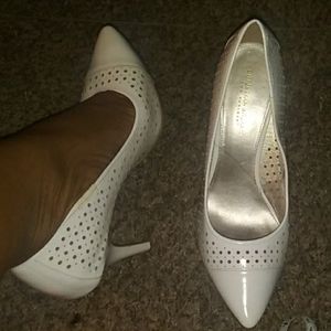 White heel shoes